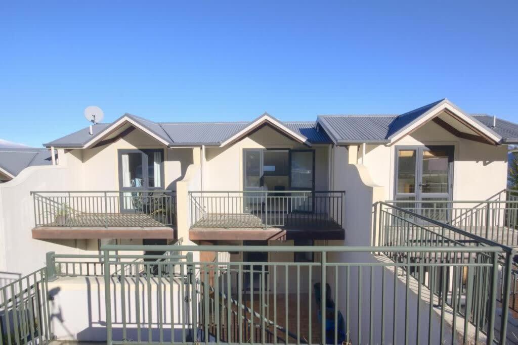 קווינסטאון Modern 3 Bedroom With Stunning Postcard Views! מראה חיצוני תמונה